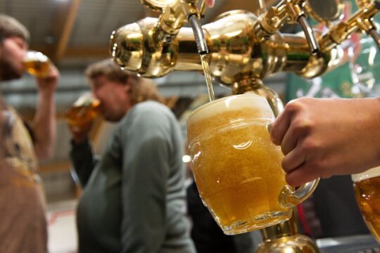 Pivovary: O speciály a zelené pivo je stále větší zájem, letos ale mírně zdraží