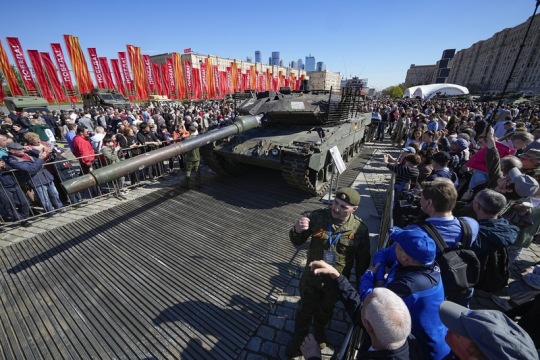 Moskva vystavuje vojenskou techniku ukořistěnou v bojích na Ukrajině