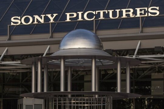 Sony Pictures a fond Apollo nabízejí 26 miliard USD za Paramount Global