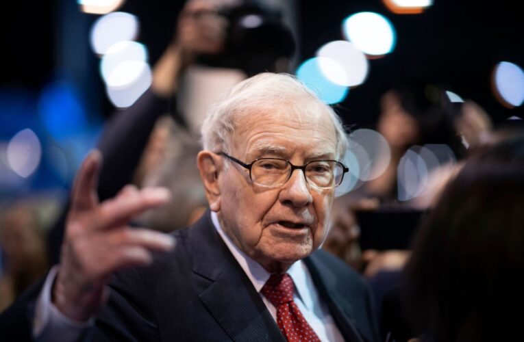 Warren Buffett prodává akcie Bank of America. Co to znamená pro trh?